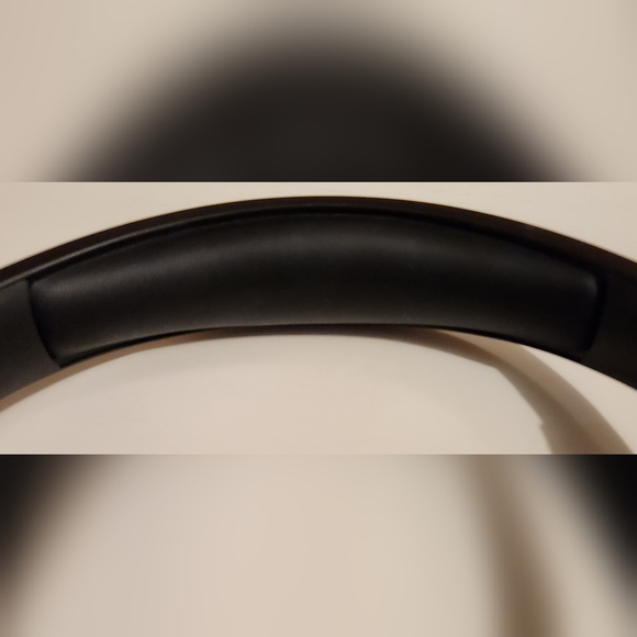 HyperX CloudX Flight Wireless Gaming Headset for Xbox, Adjustable - Picture 4 of 15